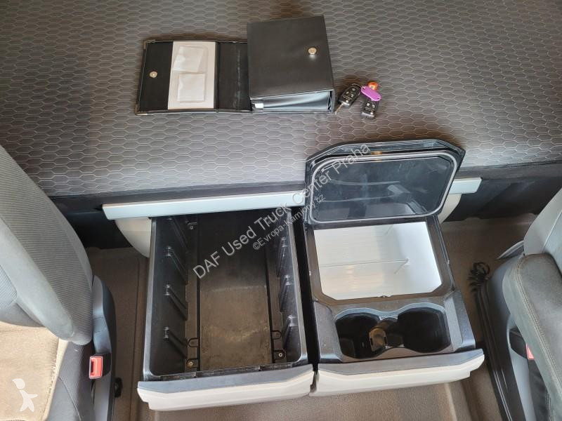 جرار DAF XG  FT LOW DECK 4X2