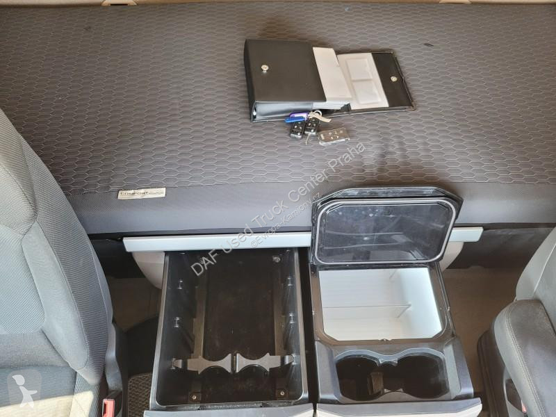 جرار DAF XG  FT LOW DECK 4X2