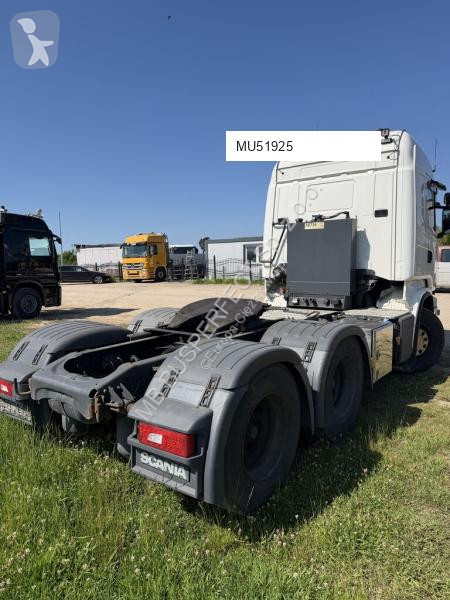 Влекач Scania R560