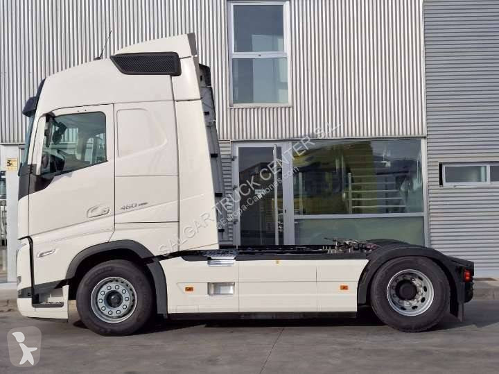 جرار Volvo
