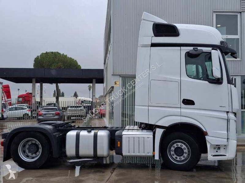 Traktor Mercedes