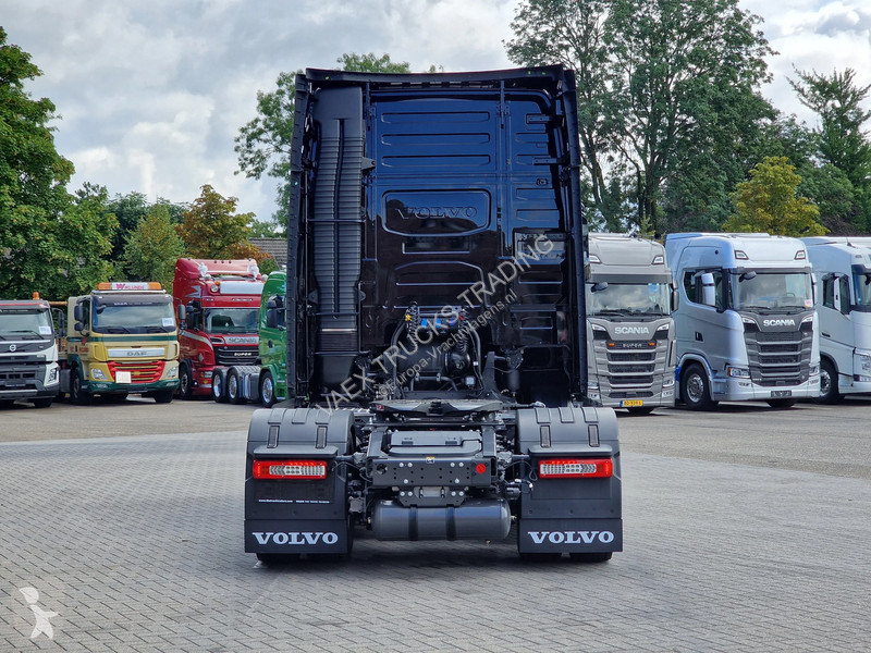 Traktor Volvo 13540 Aero Globetrotter XL 4x2 -...