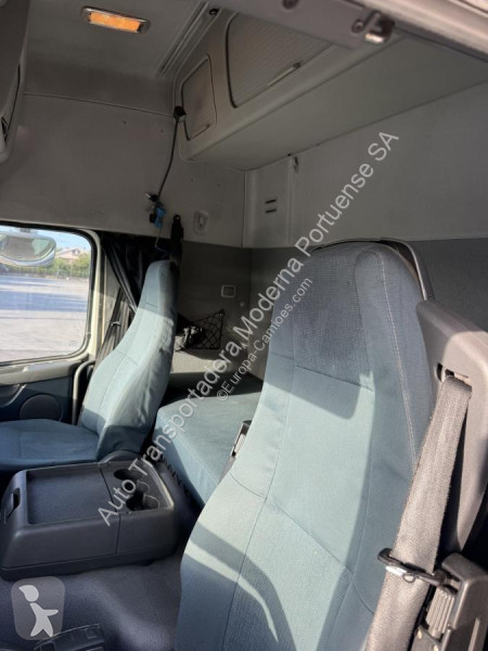 جرار Volvo 500