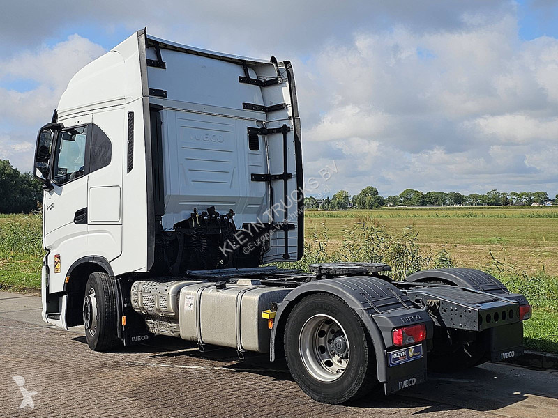 جرار Iveco AS440S49