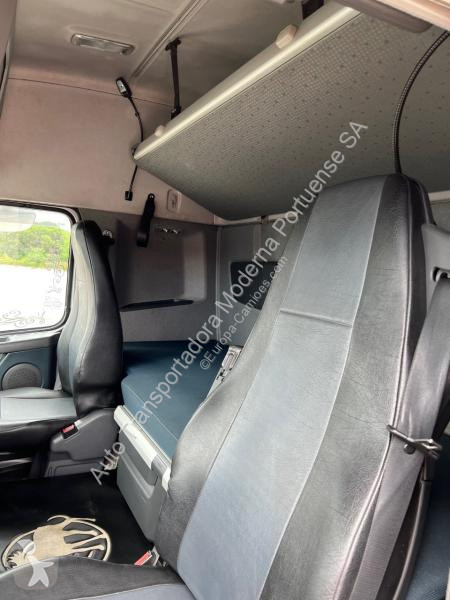 جرار Volvo 500
