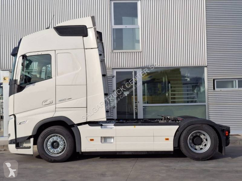 جرار Volvo