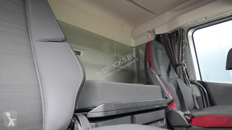 جرار Volvo 420 6X2 Adr tractor unit