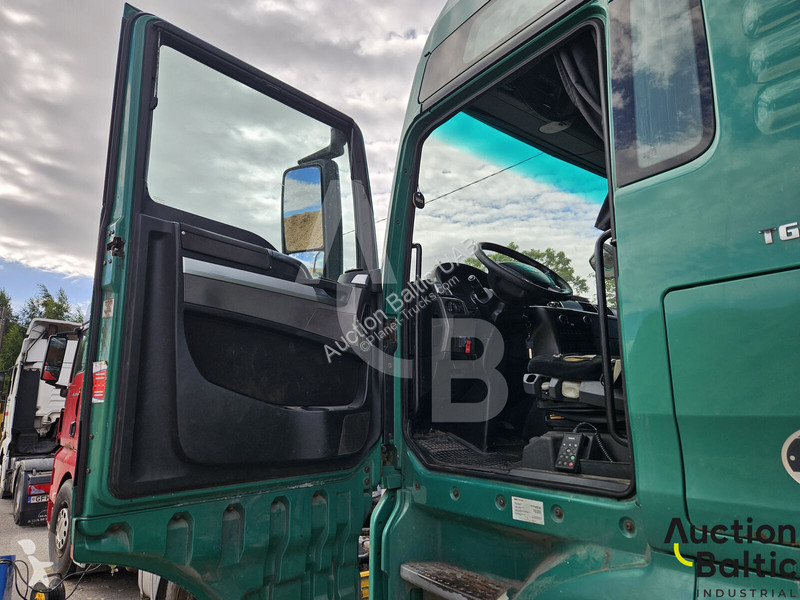 Cap tractor MAN 18.440