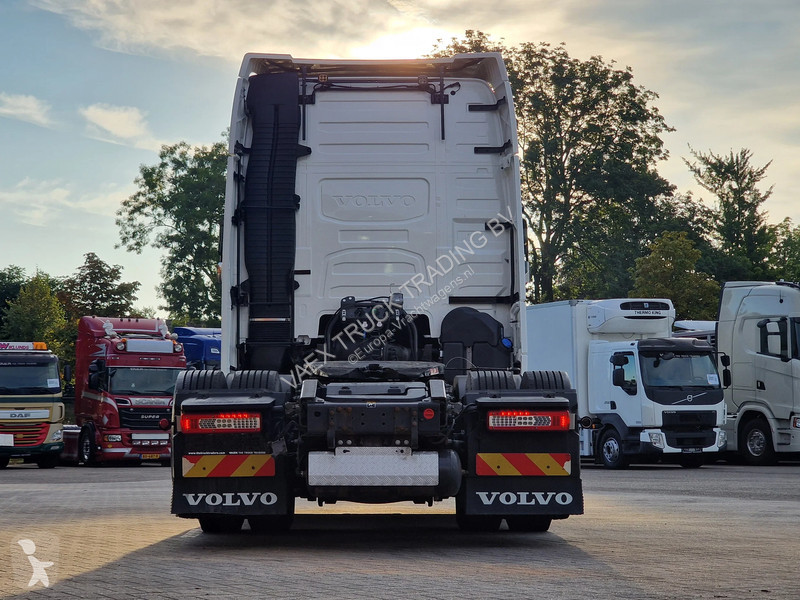 Trekker Volvo 13500 Globetrotter XL 6x2 -...