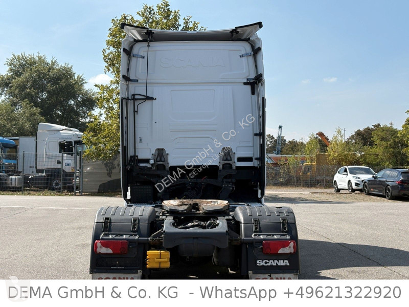 Cabeza tractora Scania...