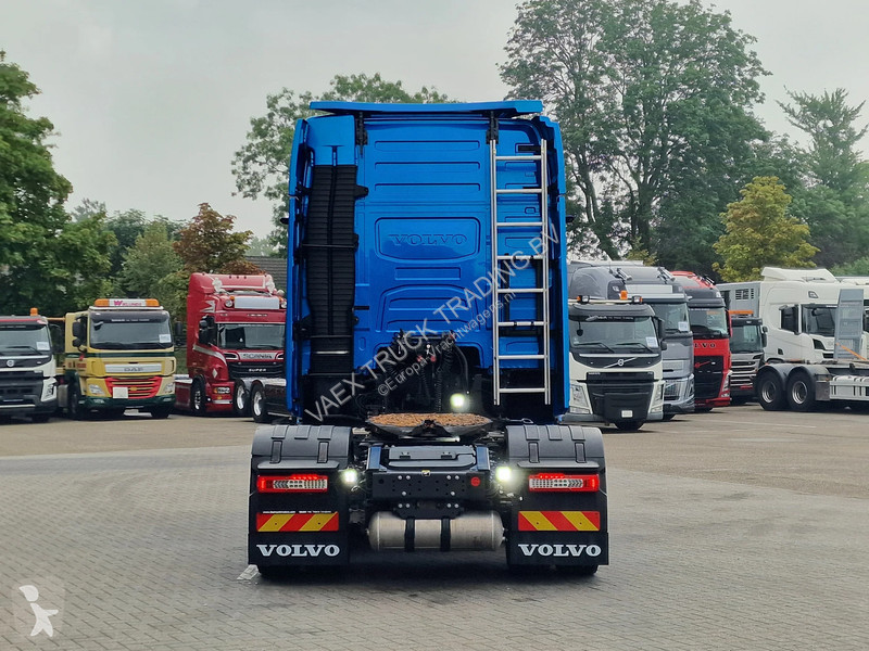 Trekker Volvo 13500 Globetrotter XXL Aero -...