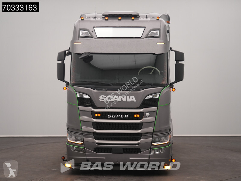 Trekker Scania 4X2 Retarder Full-Air 2x Tanks...