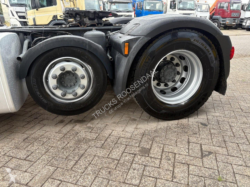 Cabeza tractora DAF 106460 + LEADING AXLE + 6X2...
