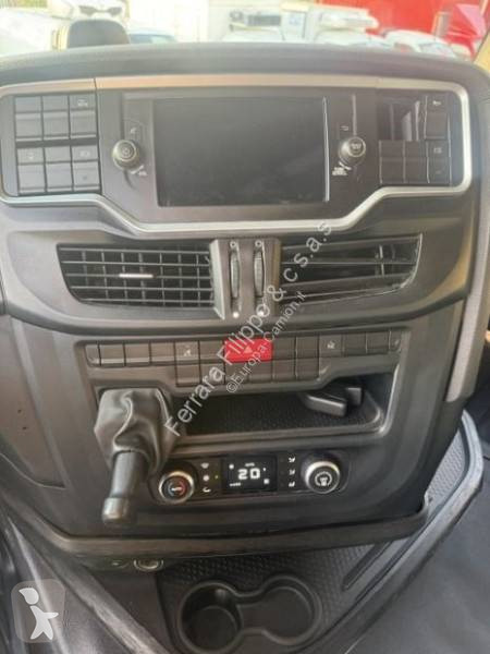 Iveco  tractor unit