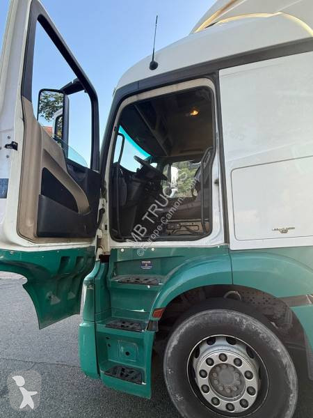 Cabeza tractora Mercedes 1845
