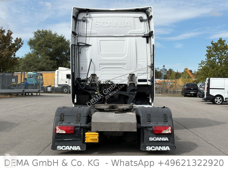 Cabeza tractora Scania...