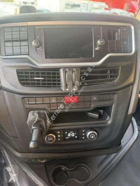 Nyergesvontató Iveco