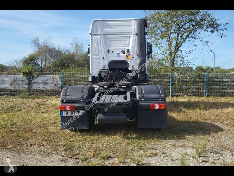 Cabeza tractora Mercedes II 1842 StreamSpace...