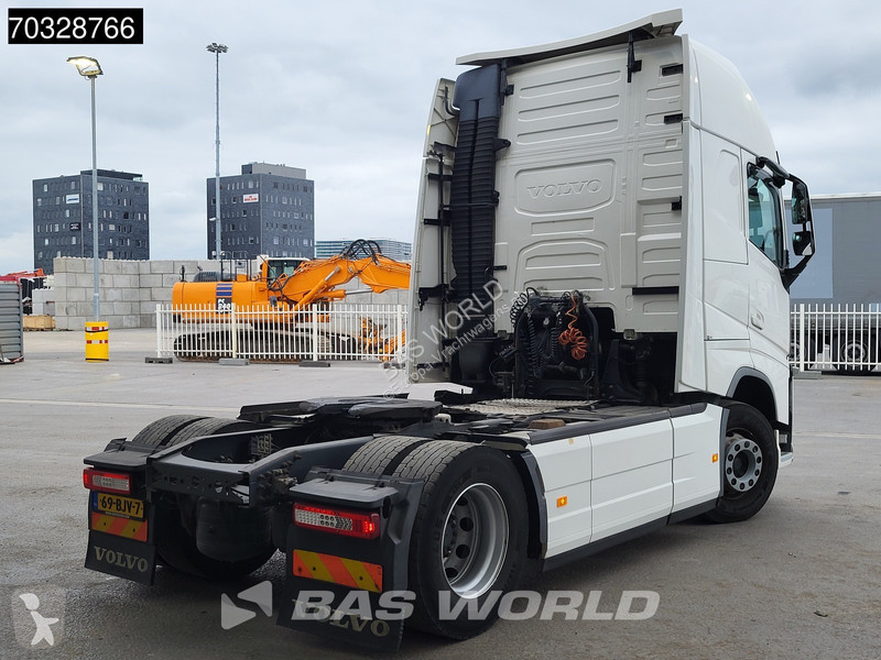Tahač Volvo 500 4X2 XL 2xTanks Xenon I-ParkCool...