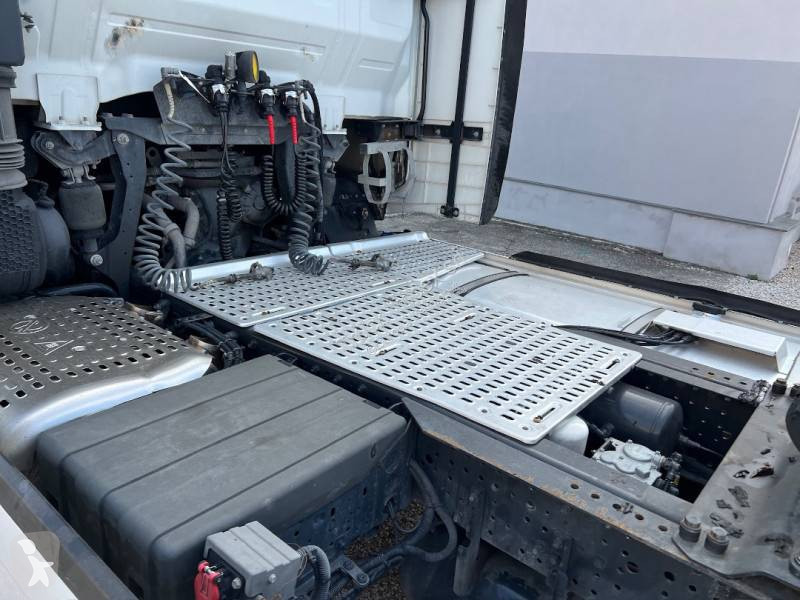Cabeza tractora Iveco 490