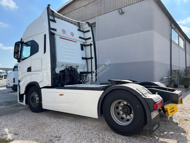 Cabeza tractora Iveco 490
