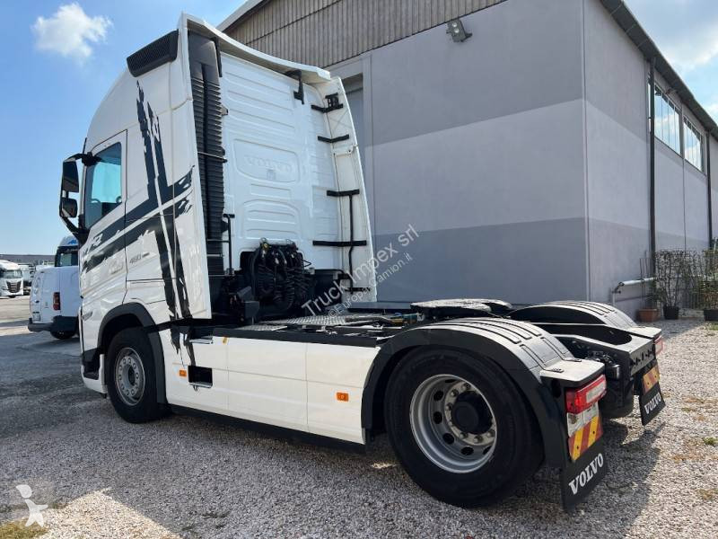 Cabeza tractora Volvo 460