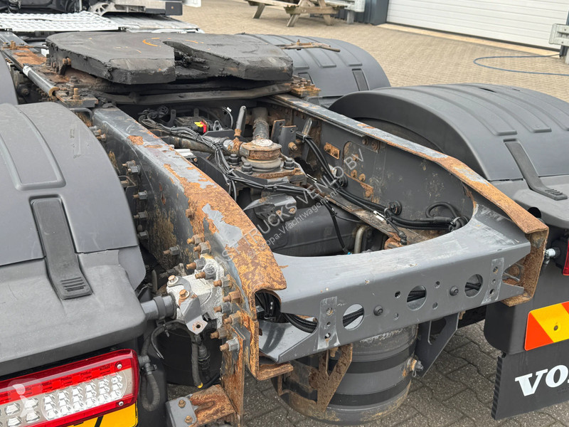 Cabeza tractora Volvo 750 6x2 Retarder Globe XL