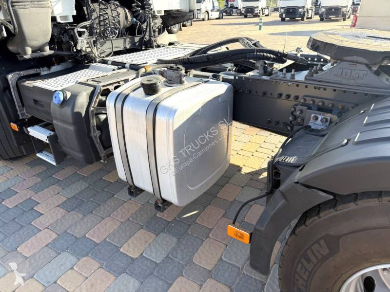 Cabeza tractora Renault 520
