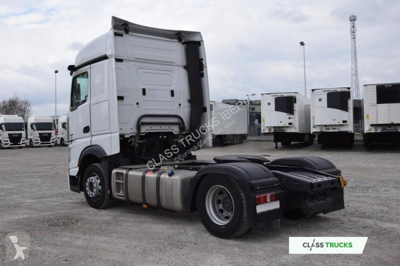 Cabeza tractora Mercedes 1845