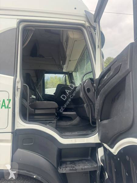 Tahač Iveco 460