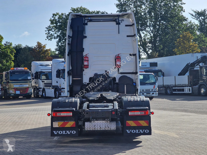 Tahač Volvo 13500 Globetrotter XL 6x2 -...