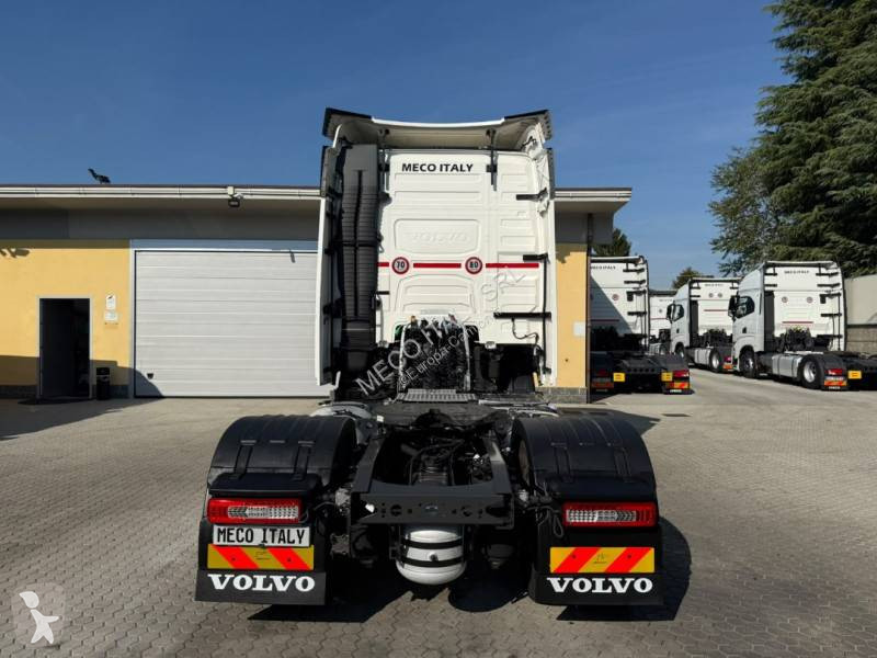Tahač Volvo 500