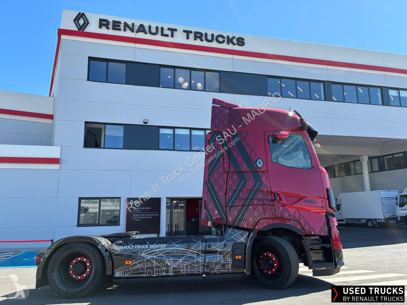 Tahač Renault