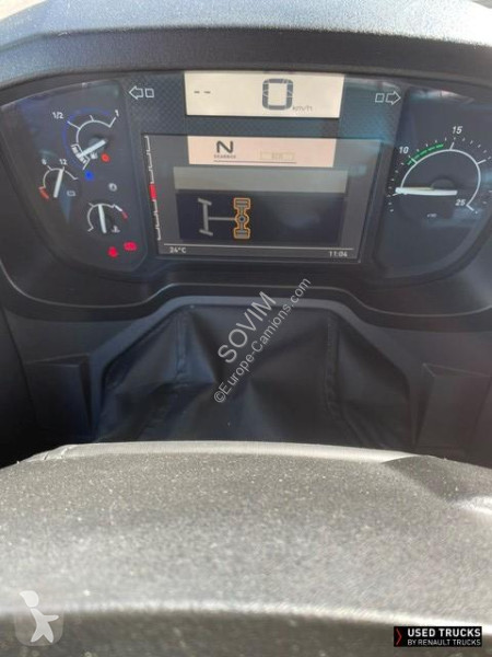 Tahač Renault