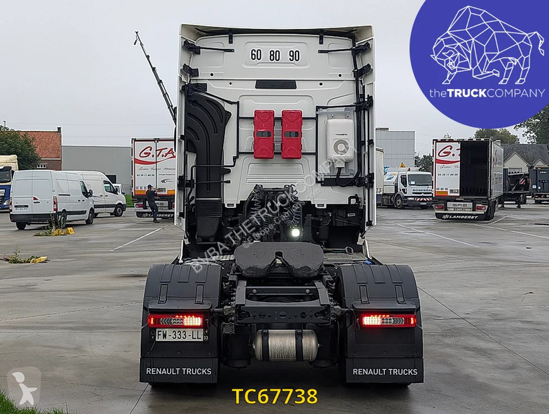 Cap tractor Renault T 480