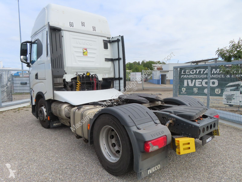 Cabeza tractora Iveco 490