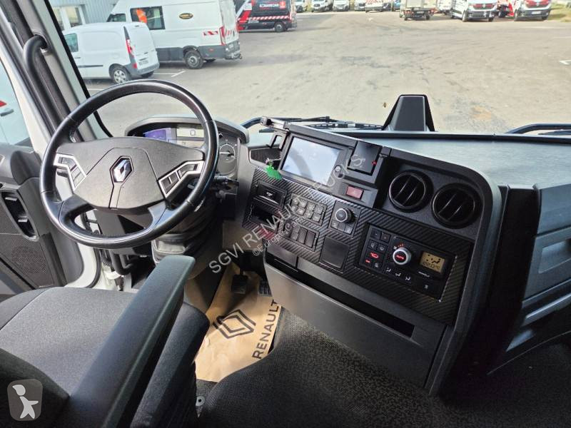 Nyergesvontató Renault 480