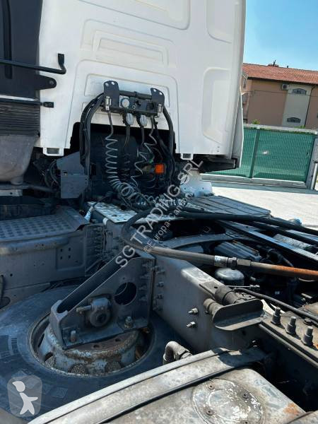 Cabeza tractora Renault 520