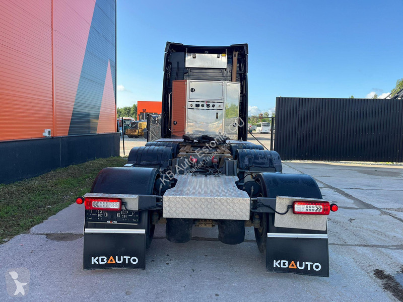 Cabeza tractora Volvo 750 8x4 GCW 90 ton /...