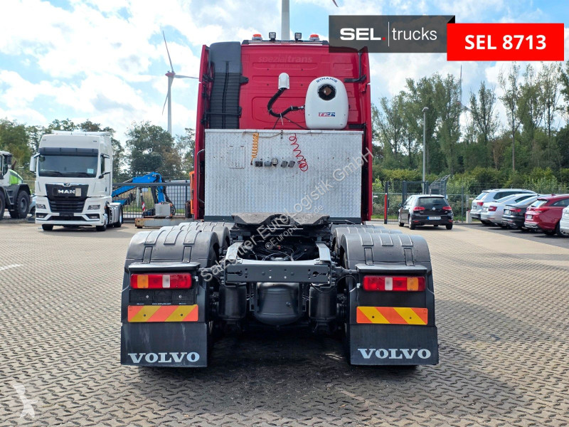 Nyergesvontató Volvo | Retarder / 8 x 4