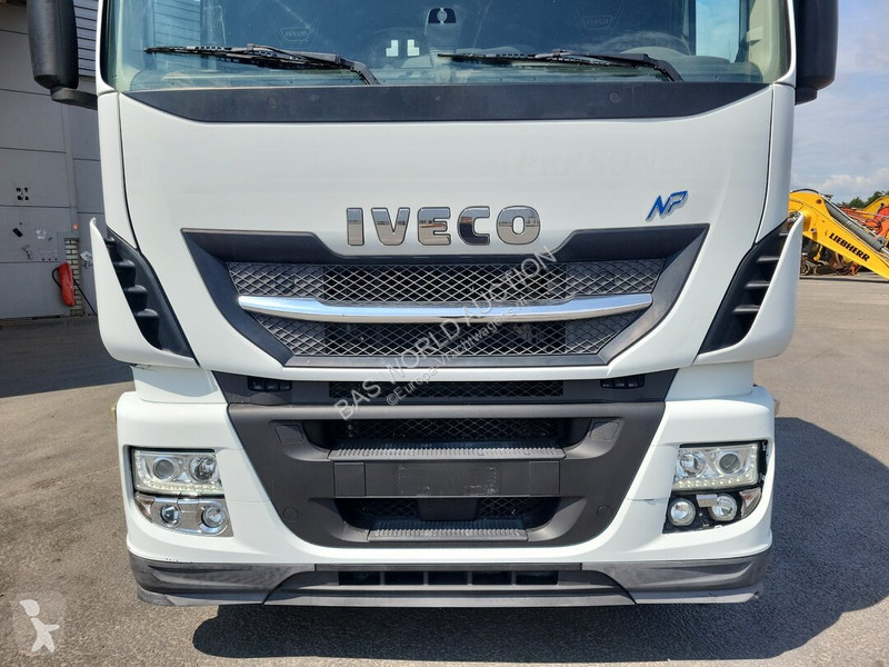 Nyergesvontató Iveco NP NP 460