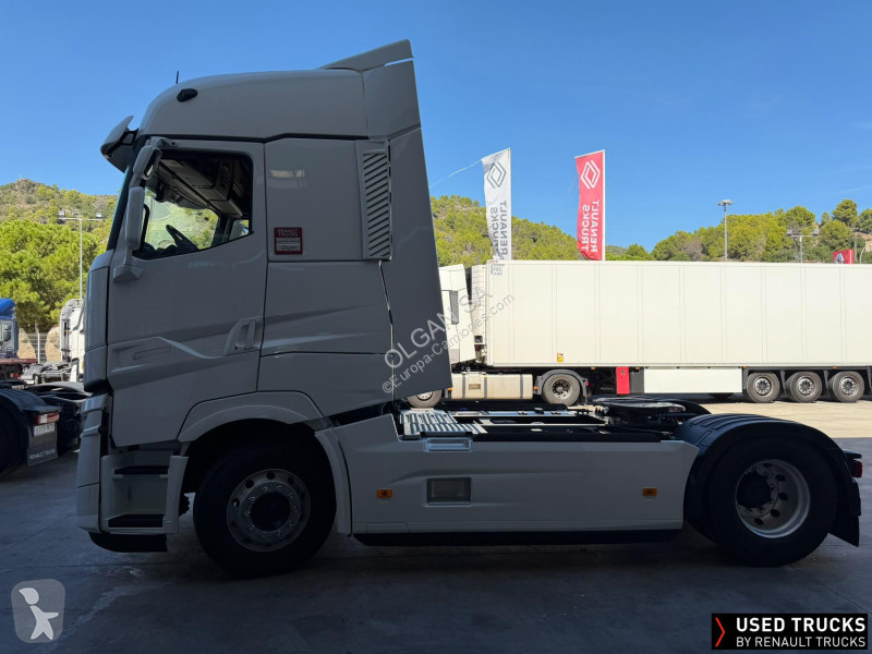 Nyergesvontató Renault