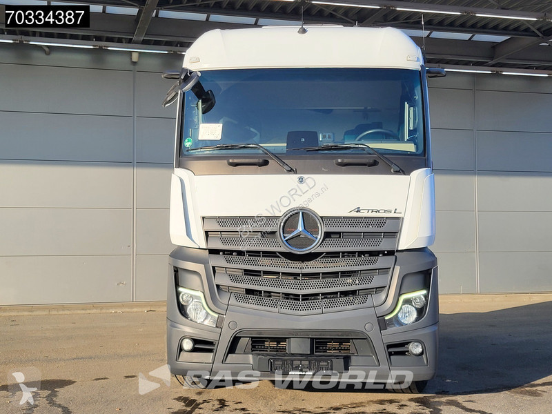 Nyergesvontató Mercedes 1845 4X2 StreamSpace...