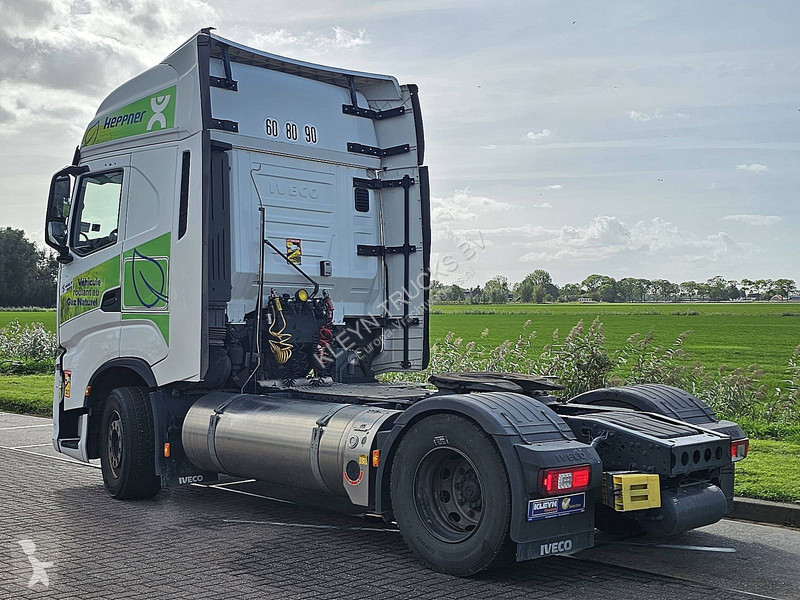 Nyergesvontató Iveco AS440S46