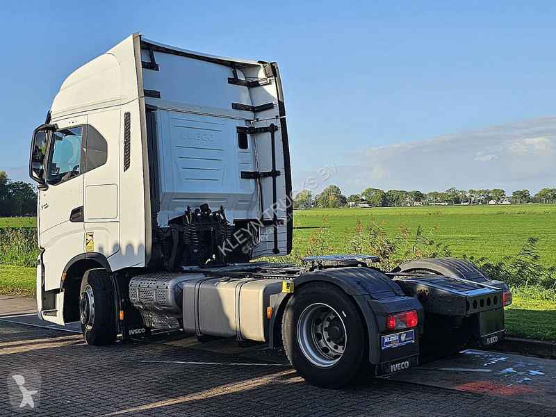 Nyergesvontató Iveco AS440S49