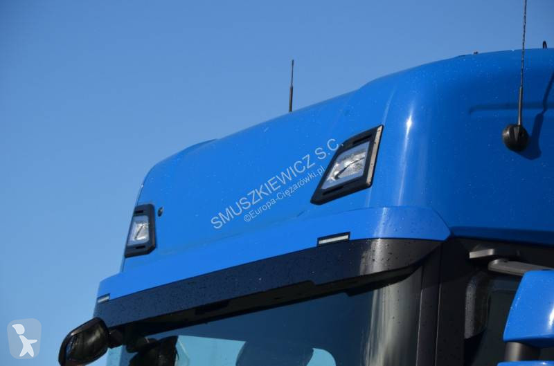 Cap tractor Scania 560