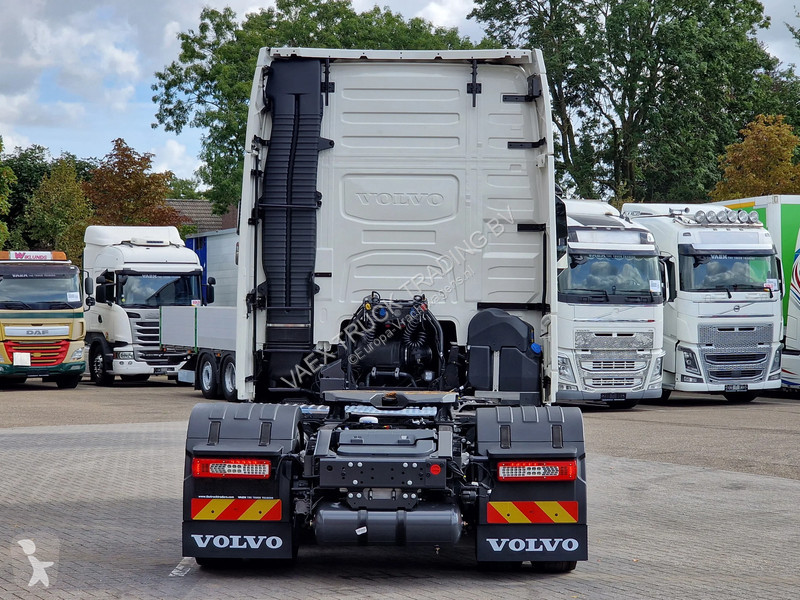 Tractor Volvo 13500 Globetrotter XL Aero 4x2 -...
