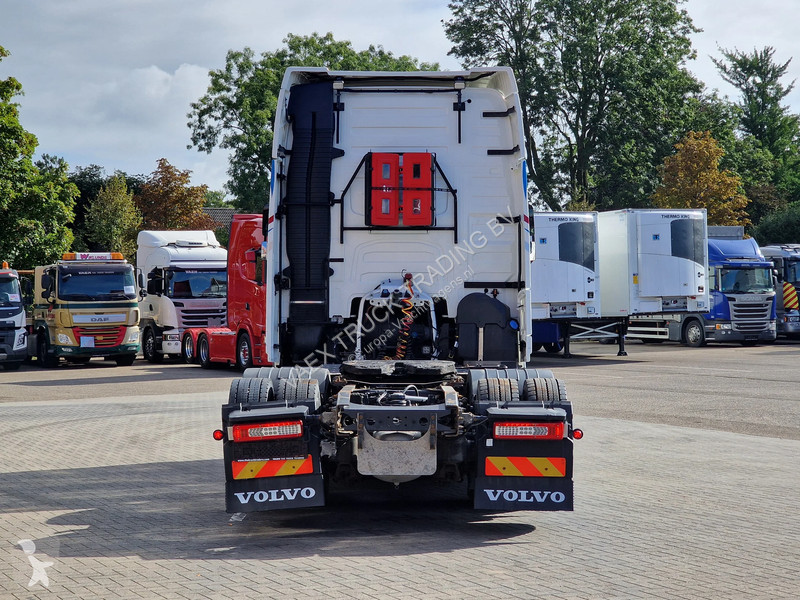 Cap tractor Volvo 13500 Globetrotter XL 6x2 -...