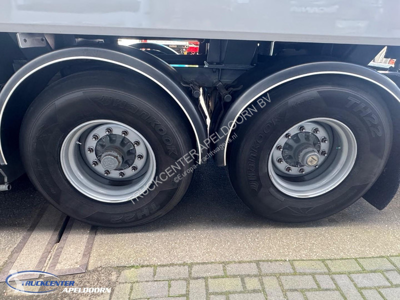 Tractor Volvo 420 + Stokota trailer, 33000...