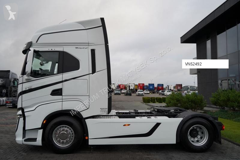 Тягач Iveco / 480